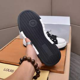 Picture of Louis Vuitton Shoes _SKULVsz38-44mnf0311416979
